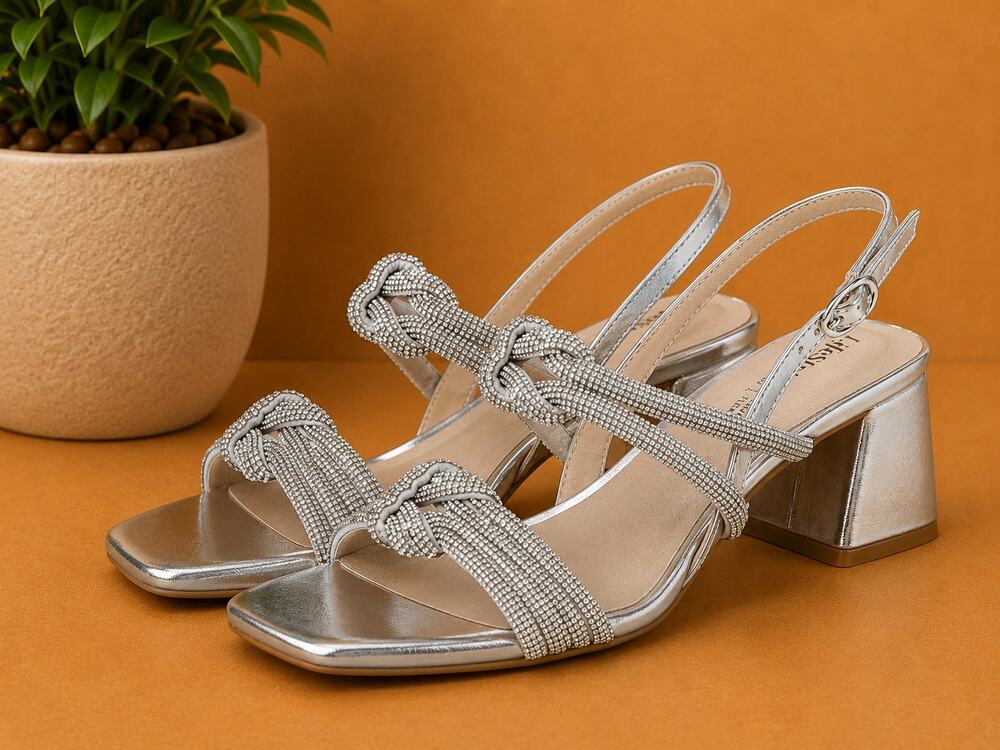 NWT LifeStride Women's Celeste Heeled Sandal Silver Metallic 7.5 M